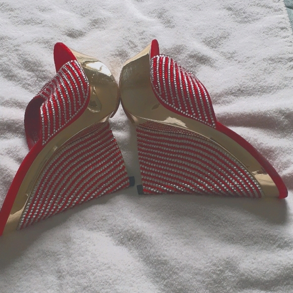 Shoes - Picture 3 of 5